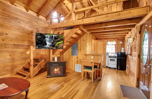 Savanna Cabin | Rustic River Cabin 6