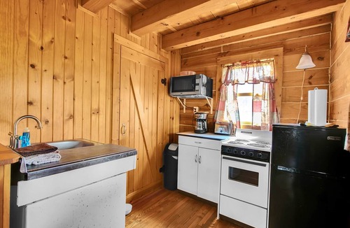 Savanna Cabin | Rustic River Cabin 6