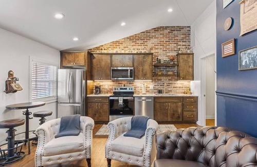 Greenwood Condo | Rustic + Western - Walk to Bars, Coffee & Restaurants