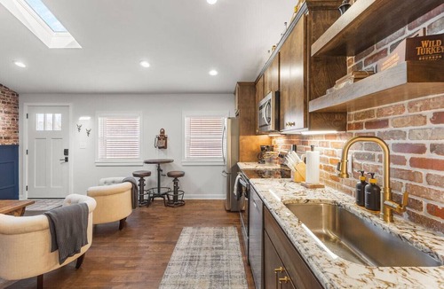 Greenwood Condo | Rustic + Western - Walk to Bars, Coffee & Restaurants