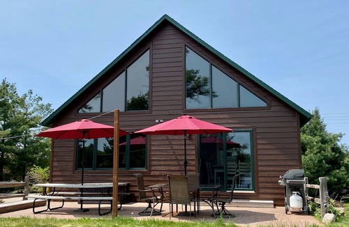 New Auburn Cabin | Salisbury Lake Retreat