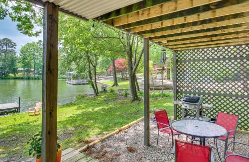 Hot Springs Village Apartment | Scenic Studio on Lake Desoto with Patio!