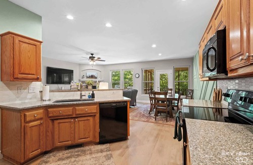 Bella Vista House | Screen Porch Haven-bike, hike, golf, close to hwy
