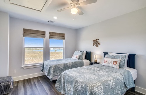 Terramar Beach House | Seaward Breeze | Bay Views, Fantastic Sunsets!