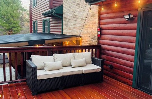 New Lisbon Cabin | Secluded 4-bedroom log cabin surrounded by beautiful forest