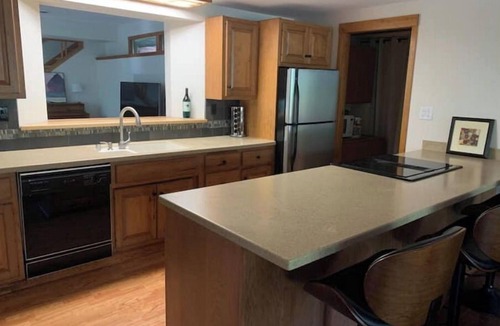 Edmund House | Secluded Driftless Area Getaway on 30 Wooded Acres