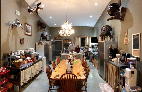 Chandlerville House | Secluded Lodge 10 minutes from Jim Edgar Panther Creek State Park.