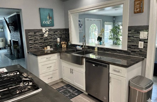 Old Jamestown House | Secluded Property w Pool and Hot Tub