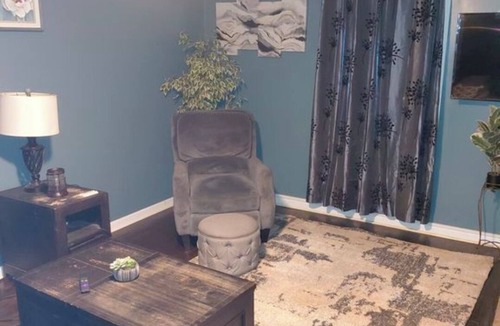 Ferndale House | Serene 2-bedroom house with luxury En-Suite in charming Little Rock