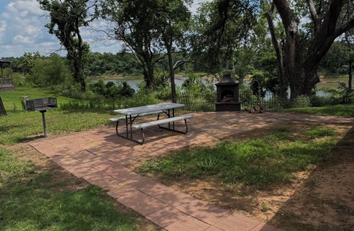 Denison Cabin | Serene cabins on the Red River in Denison perfect for a relaxing getaway
