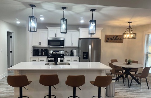 Jackson House | Serenity Lounge NEW-FRESH-MODERN HOUSE With TVs in All rooms