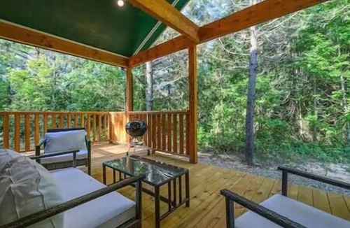 Broken Bow Cabin | SERENITY NOW · Relax & Unwind