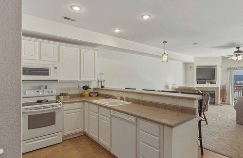 Camdenton Condo | Sierra Bay 72-2A - Three Bedroom Apartment, Sleeps 8