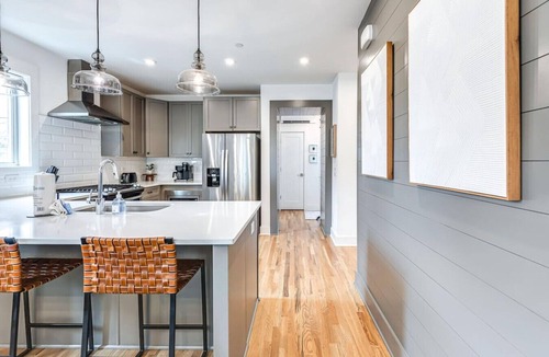 East Nashville Villa | Skyline Vue 4 Suites 6 Baths | Rooftop + Game Room