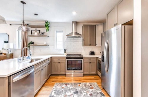 East Nashville Villa | Skyline Vue 4 Suites 6 Baths | Rooftop + Game Room