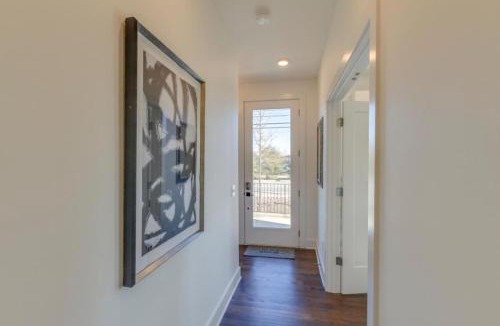 Hermitage House | Sleek Large Retreat 9 Beds Modern Kitchen