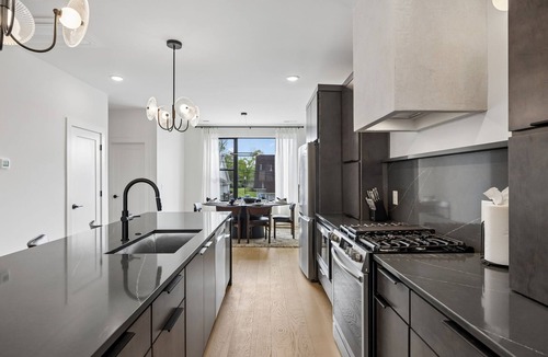 Hurwood Heights House | Sleek Nashville Twin Townhomes | 6BR + Hot Tubs