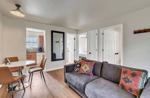 West End Apartment | Sleep 6! Free Parking! 1 Mile From Broadway!