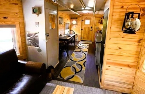 Mentone Cabin | ♥ Sleep in the woods, wake to the birds - Hot tub, King bed, PRIVACY!