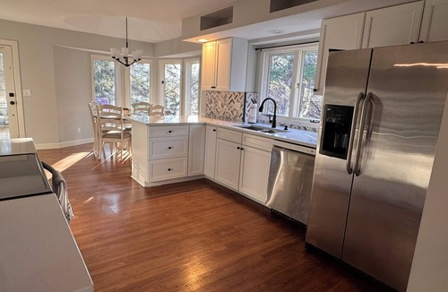 Topeka House | Sleeps 15+, Teams & Families, Lake Shawnee & Sports, Rec Room, Decks & Parking