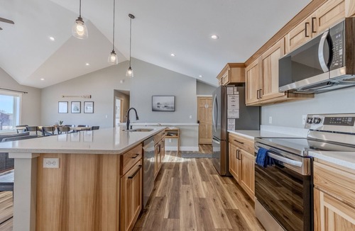 New Lisbon House | Sleeps 16, Beach, Games, WI Dells 28 Miles