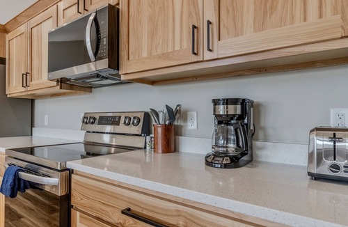 New Lisbon House | Sleeps 16, Beach, Games, WI Dells 28 Miles