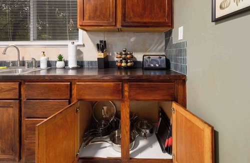 Overland Park House | Sleeps 5 2BR Home in OP Major international sporting event 26
