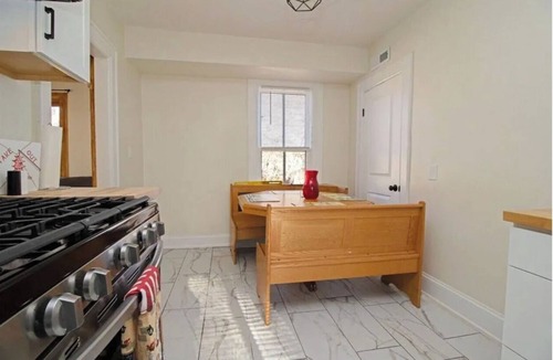 Northeast Minneapolis Arts District Apartment | Sleeps 7 in Minneapolis Art District Close to Everything