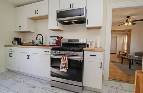 Northeast Minneapolis Arts District Apartment | Sleeps 7 in Minneapolis Art District Close to Everything