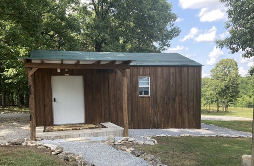Saffell Cabin | Small cabin, 10-15 minutes from Lake Charles and Raney Brake