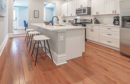 Soulard House | Soulard Retreat-3 Connected Units Boasting 7BR/9BA/Fenced Courtyard