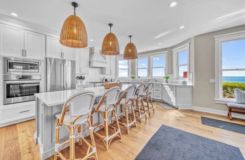 South Haven House | South Haven Luxury Lakefront - Panoramic Lake Views