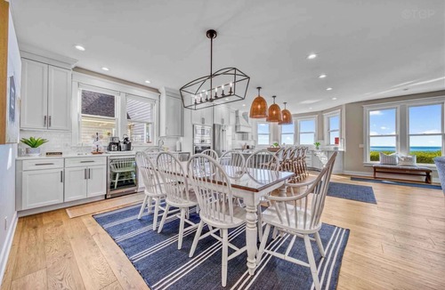 South Haven House | South Haven Luxury Lakefront - Panoramic Lake Views