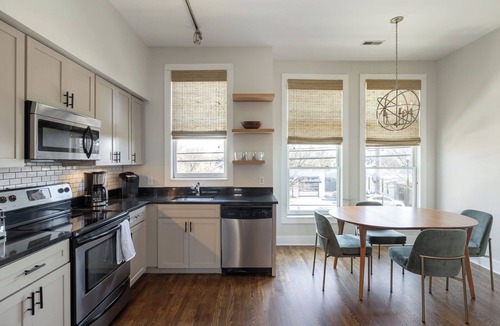 12 South House | Spacious 12South Townhome Near Shopping, Restaurants, & Across from Sevier Park