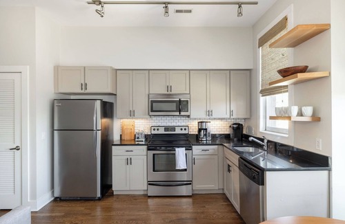 12 South House | Spacious 12South Townhome Near Shopping, Restaurants, & Across from Sevier Park