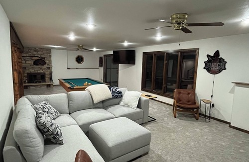 Little Suamico House | Spacious 4 Bedroom. Available for the week of the NFL Draft 2025