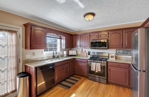 Columbia House | Spacious, Centrally Located Southern Charmer!