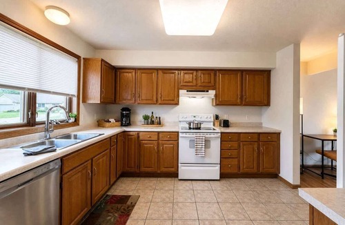 Neenah House | Spacious Family Home near Appleton and Green Bay