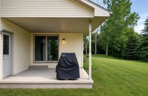 Neenah House | Spacious Family Home near Appleton and Green Bay