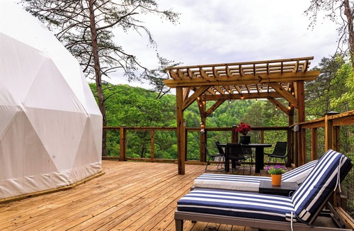Pikeville Cabin | Spacious Glamping Dome - Canyon Views + Hot Tub - Tennessee Wilderness