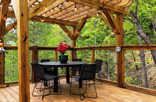 Pikeville Cabin | Spacious Glamping Dome - Canyon Views + Hot Tub - Tennessee Wilderness
