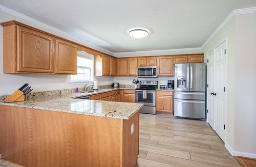 Ashland City House | Spacious Home 25 minutes from Nashville! Sleeps 15