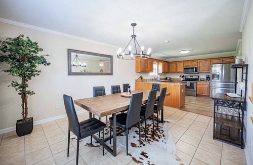 Ashland City House | Spacious Home 25 minutes from Nashville! Sleeps 15