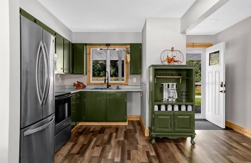 Marshland House | Spacious house w/hot tub & river view