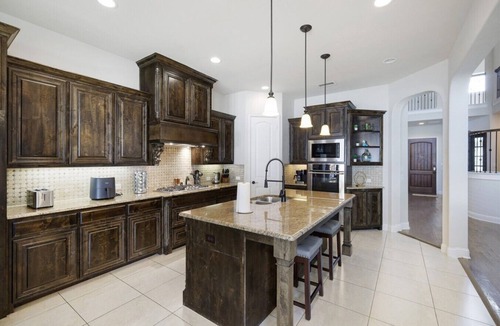 Frisco House | Spacious & Luxe, 5 Star Neighborhood, Movie Theater