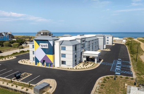 Kill Devil Hills Hotel | Spark by Hilton Outer Banks Kill Devil Hills