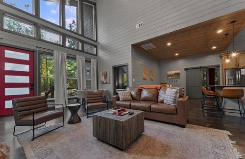 Pickens Cabin | Special | Heated Pool Hot Tub Pets Fire Pit