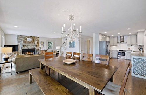 Eatonton House | Spectacular 4 BR lakefront home, Private Deep Water Dock on Peninsula