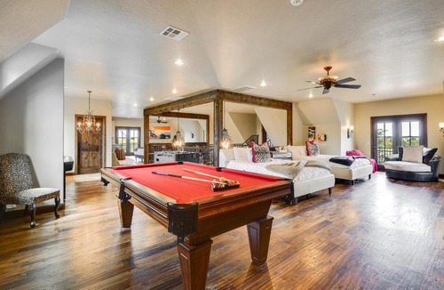 Edmond House | Sprawling Edmond Estate w/Pool House & Game Loft