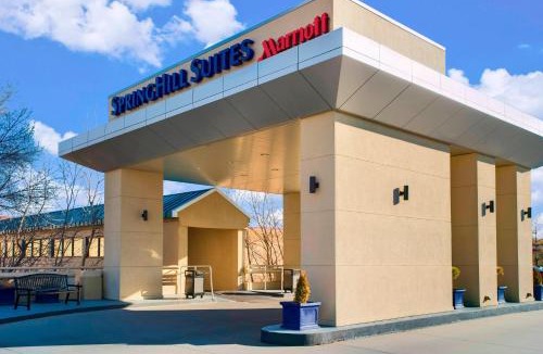 Lawrence Hotel | SpringHill Suites by Marriott Lawrence Downtown